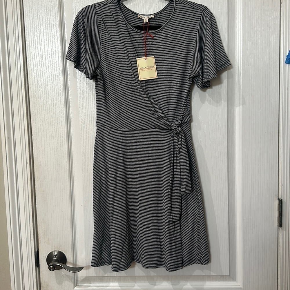 Rolla Coster Sz M black and gray, flutter sleeve Tie waistline dress NWT